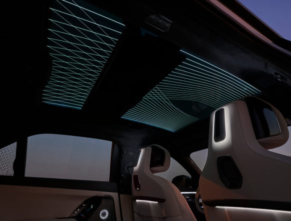 P90636131_highRes_bmw-740-xdrive-04-201