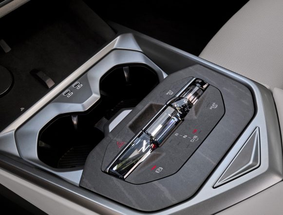 P90646031_highRes_bmw-ix5-60-xdrive-061