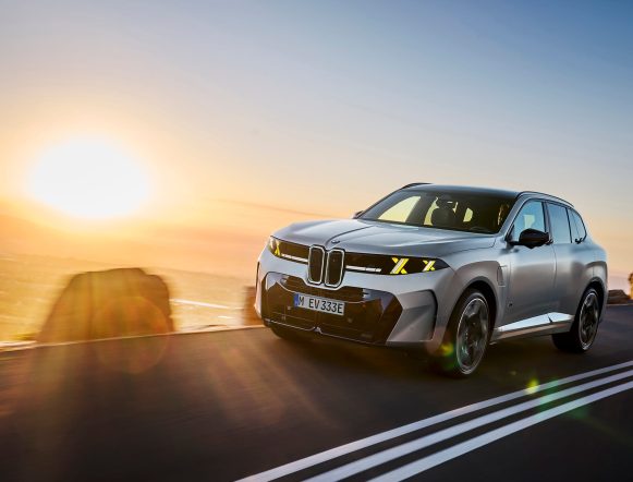 P90646106_highRes_bmw-x5-m60e-xdrive-01