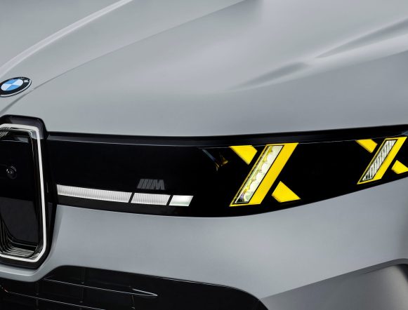 P90646121_highRes_bmw-x5-m60e-xdrive-01