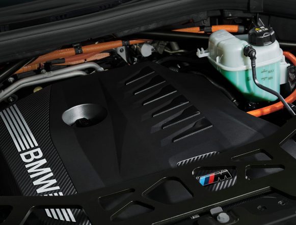 P90646124_highRes_bmw-x5-m60e-xdrive-01